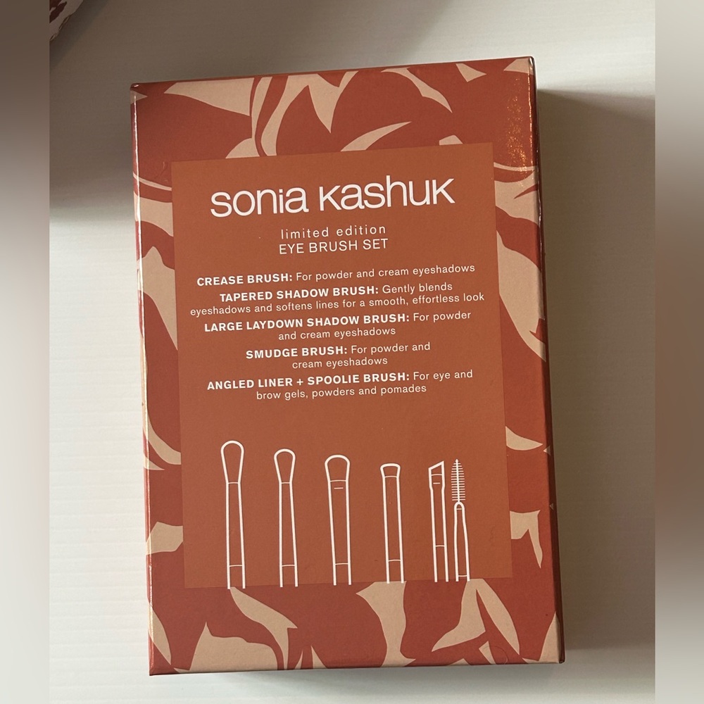 Sonia Kashuk Cosmetic Bags & Eye Brush Set
(250) - Picture 5 of 7